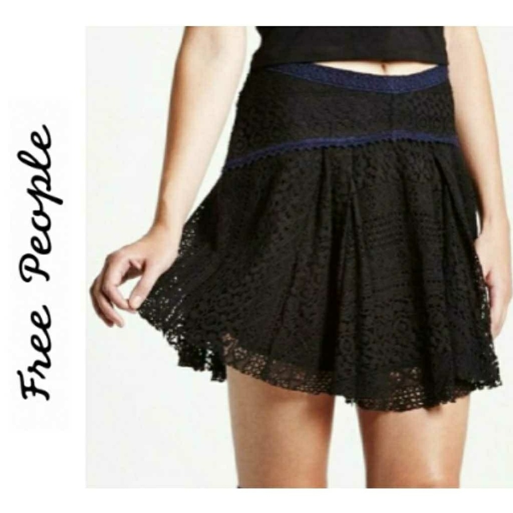 Free People Black Lace Mini - Skirt. Fully Underlined. (Waist Size 31”) EUC